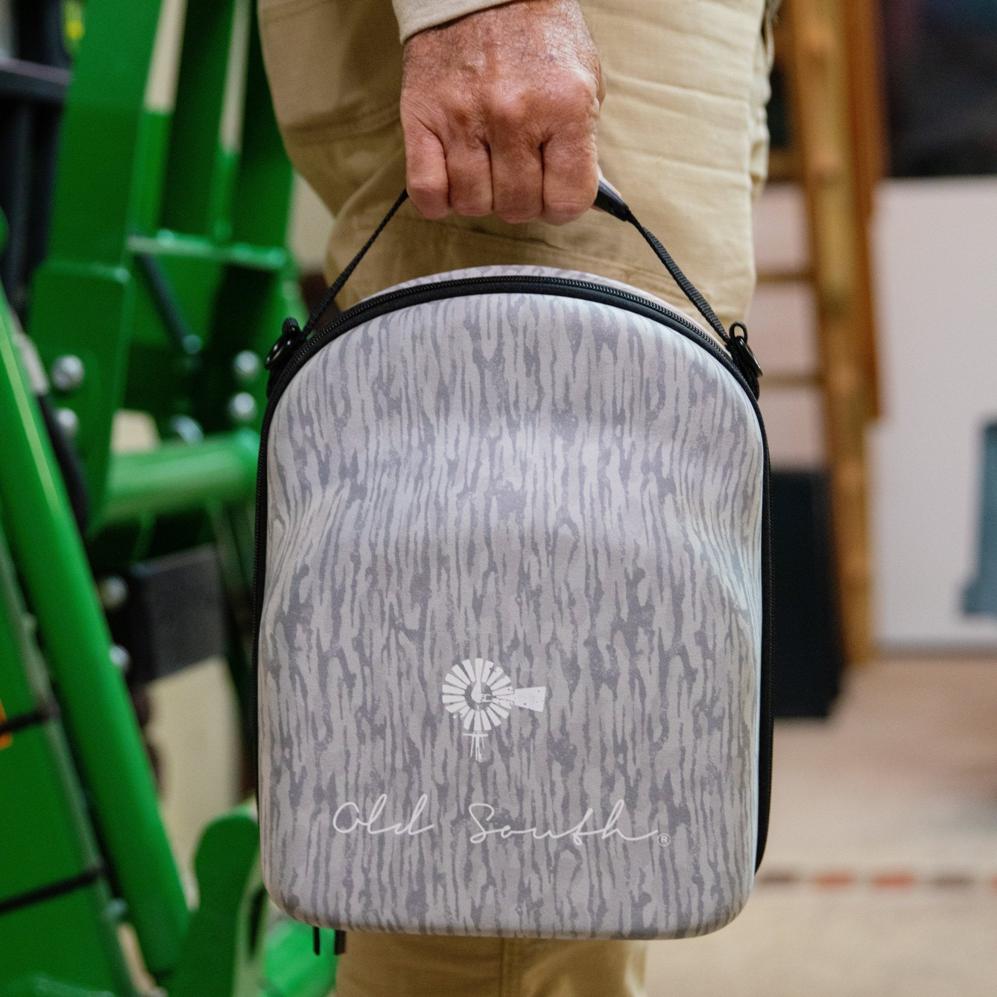 6 Hat Travel Case - Arctic Camo - Old South Apparel